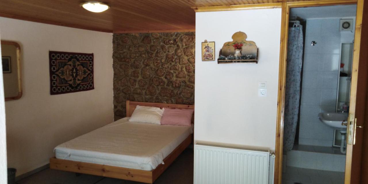 Country Style Room At The Center Of Arachova Exterior photo